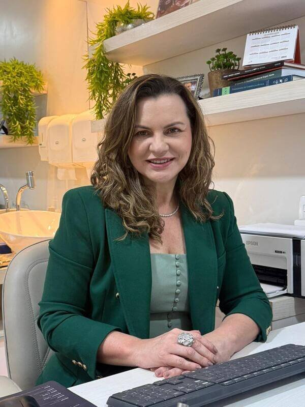 Dra. Cristiane Carvalho, oftalmologista em São Luís